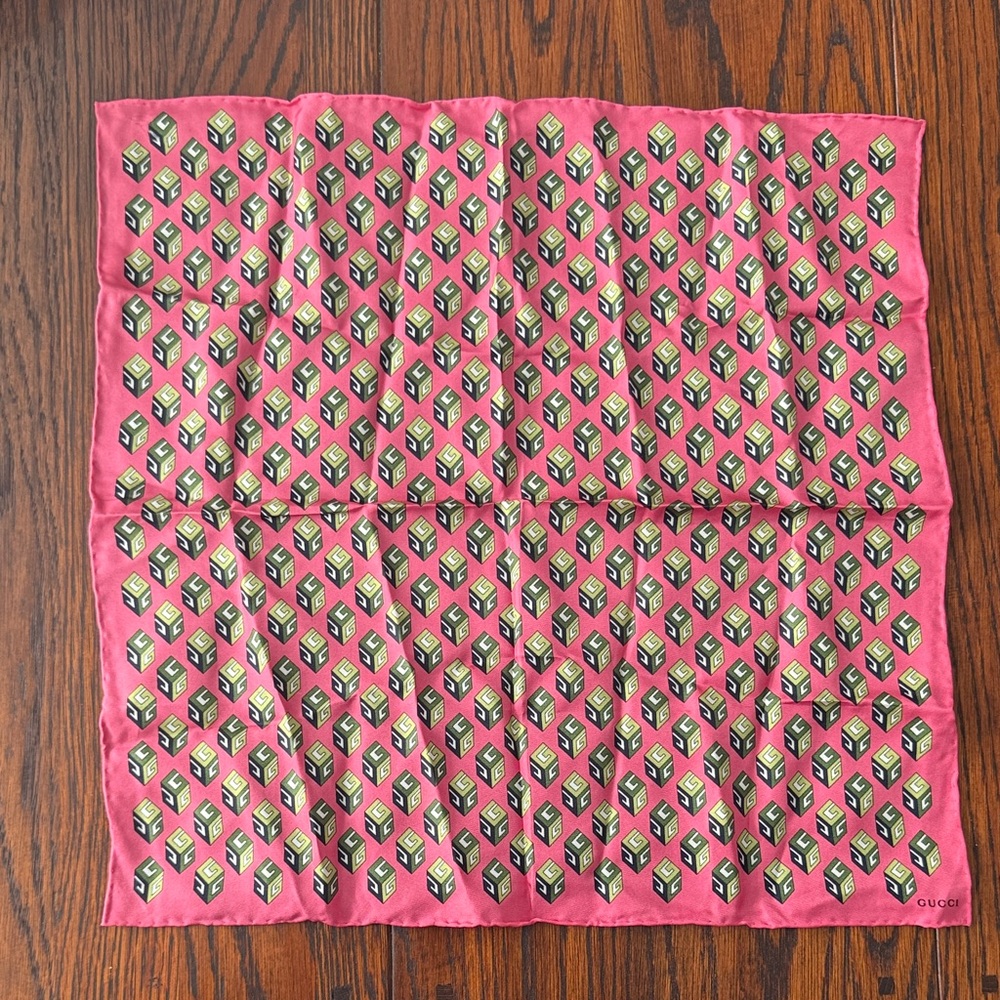 Gucci Pink Geometric Men’s Silk Pocket Square/Scarf